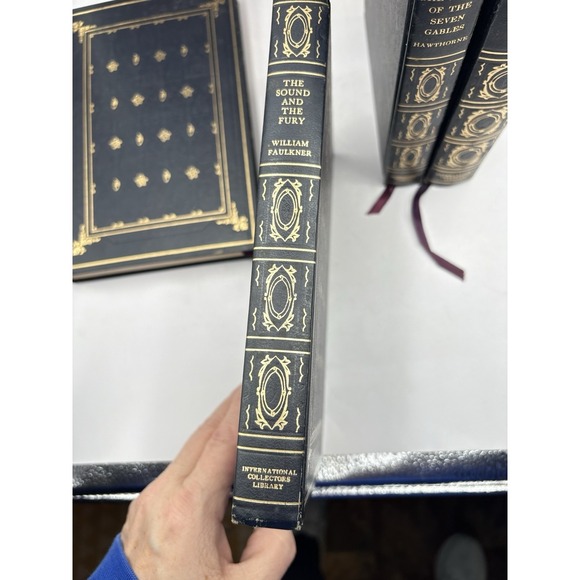 Decorative Vtg Book Set Faux Leather Dark Academia Navy Gold International Coll. - Picture 14 of 16